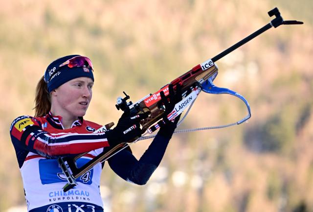 Norway's Maren Kirkeeide warms up at the shooting range prior to the women's 4x6km relay competition of the IBU Biathlon World Cup in Ruhpolding, southern Germany on January 14, 2026. (Photo by Tobias SCHWARZ / AFP)