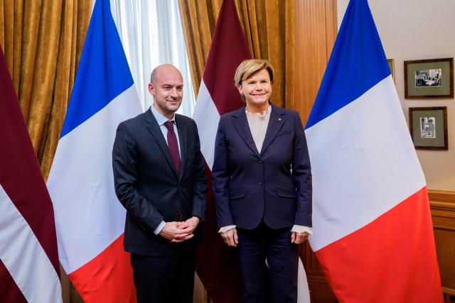 France's Foreign Affairs Minister, Minister for Europe Jean-Noel Barrot (L) poses for a photo with Latvian Foreign Minister Baiba Braze at the Ministry of Foreign Affairs in Riga, Latvia, on January 15, 2026. The visit of France's Foreign Affairs Minister, Minister for Europe marks the occasion of the 105th anniversary of de iure recognition of the Republic of Latvia by the international community on January 26, 2026. (Photo by Gints Ivuskans / AFP)