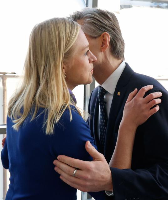 Finnish Foreign Minister Elina Valtonen and Lithuanian Foreign Minister Kestutis Budrys hug upon her arrival prior to the traditional Snow Meeting Vilnius, Lithuania, on January 16, 2026. Vilnius hosts the traditional Snow Meeting, which will bring together foreign and security policy experts to discuss relevant topics on the political agenda. (Photo by Petras Malukas / AFP)