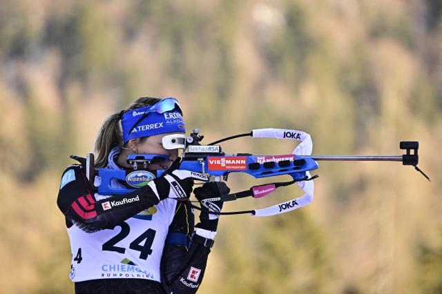 Germany's Franziska Preuss warms up at the shooting range prior to the women's 7.5 km Sprint competition of the IBU Biathlon World Cup in Ruhpolding, southern Germany on January 16, 2026. (Photo by Tobias SCHWARZ / AFP)