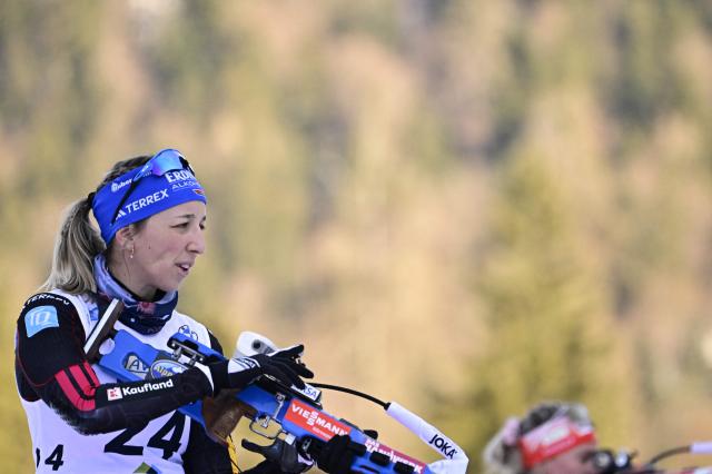 Germany's Franziska Preuss warms up at the shooting range prior to the women's 7.5 km Sprint competition of the IBU Biathlon World Cup in Ruhpolding, southern Germany on January 16, 2026. (Photo by Tobias SCHWARZ / AFP)