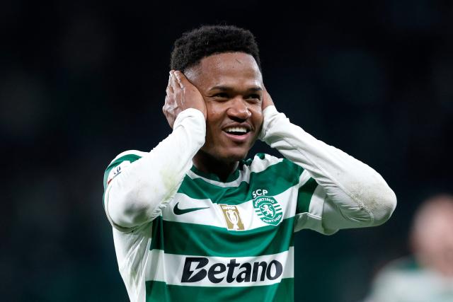 Sporting Lisbon's Mozambican forward #10 Geny Catamo celebrates scoring his team's first goal during the Portuguese League football match between Sporting CP and Casa Pia AC at Jose Alvalade stadium in Lisbon on January 16, 2026. (Photo by Filipe AMORIM / AFP)