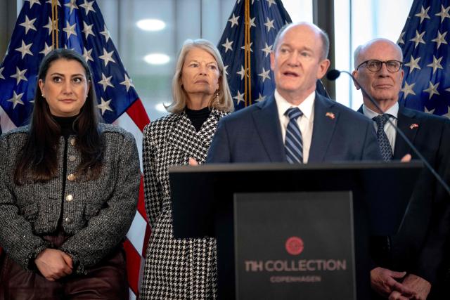 (L-R) Sara Jacobs, Lisa Murkowski, Chris Coons, and Peter Welch attend a press conference with an American delegation, consisting of senators and members of the House of Representatives, in Copenhagen, Denmark, on January 17, 2026. A bipartisan US Congress delegation visited Copenhagen to voice support for Denmark and Greenland, insisting that US President Donald Trump's designs on the Arctic island did not have the backing of the American people. The two-day visit comes alongside a European show of support in the form of a military reconnaissance mission to Greenland, a Danish autonomous territory. (Photo by Ida Marie Odgaard / Ritzau Scanpix / AFP) / Denmark OUT