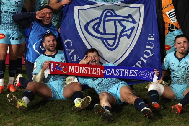 Castres' players celebrate after the European Champions Cup pool 2 rugby union match between Munster and Castres Olympique at Thomond Park in Limerick, Ireland on January 17, 2026. Castres won the game 31-29. (Photo by LORRAINE O'SULLIVAN / AFP)