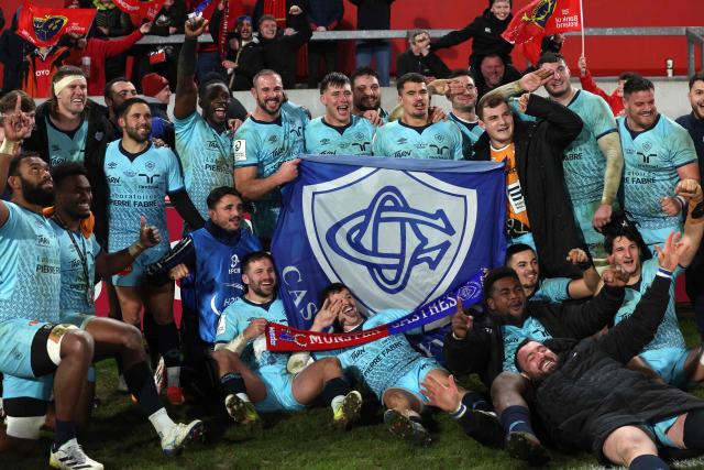 Castres' players celebrate after the European Champions Cup pool 2 rugby union match between Munster and Castres Olympique at Thomond Park in Limerick, Ireland on January 17, 2026. Castres won the game 31-29. (Photo by LORRAINE O'SULLIVAN / AFP)
