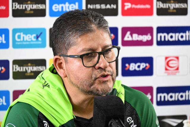 Bolivia's head coach Oscar Villegas speaks during a press conference in Tarija, Bolivia on January 17, 2026, on the eve of a friendly match between Bolivia and Panama. (Photo by Aizar RALDES / AFP)