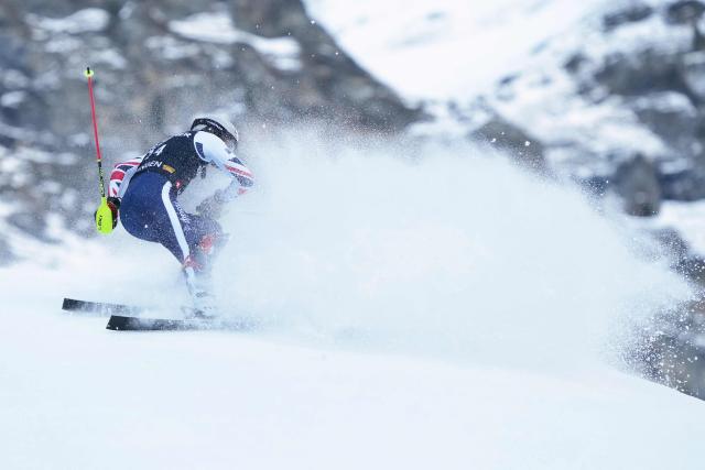 Great Britain's Dave Ryding competes and abandons in the first run of the men's slalom race of the FIS Alpine Skiing World Cup in Wengen, on January 18, 2026. (Photo by Dimitar DILKOFF / AFP)