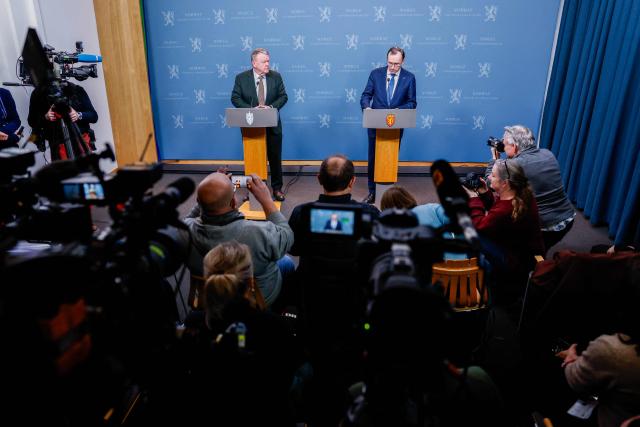 Norway's Foreign Minister Espen Barth Eide (R) and Danish Foreign Minister Lars Løkke Rasmussen address a press conference at the Ministry of Foreign Affairs in Oslo, Norway, on January 18, 2026. (Photo by Jonas Been Henriksen / NTB / AFP) / Norway OUT