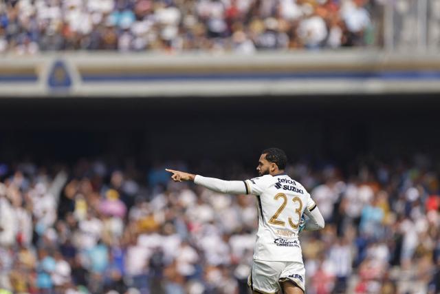 Pumas' Brazilian forward #23 Juninho Vieira celebrates after scoring the equalising goal  during the Liga MX Clausura football match between Pumas and Leon at Olimpico Universitario Stadium in Mexico City on January 18, 2026. (Photo by Rodrigo Oropeza / AFP)