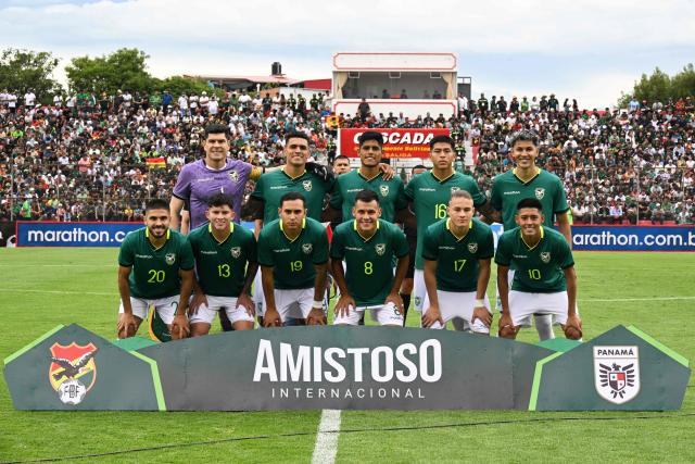 Bolivia's players pose for a team photo ahead of the international friendly football match between Bolivia and Panama at the IV Centenario Stadium in Tarija, Bolivia on January 18, 2026. (Photo by Aizar RALDES / AFP)