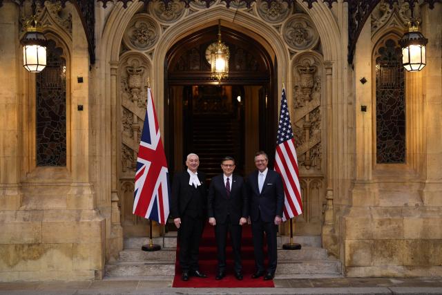 Britain's Speaker of the House of Commons Lindsay Hoyle (L) poses with US House Speaker Mike Johnson (C) and US ambassador to the UK, Warren Stephens (R), during a visit to the House of Commons in central London on January 19, 2026. (Photo by Jordan Pettitt / POOL / AFP)