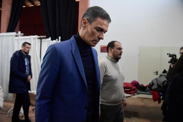 Spain's Prime Minister Pedro Sanchez leaves a press conference following a deadly train accident in Adamuz, southern Spain, on January 19, 2026. At least 39 people died and more than 120 injured in the deadliest train accident in Spain in over a decade.
The crash happened on Sunday evening when a train operated by rail company Iryo travelling from Malaga to Madrid derailed near Adamuz, crossing onto the other track where it crashed into an oncoming train, which also derailed. (Photo by CRISTINA QUICLER / AFP)
