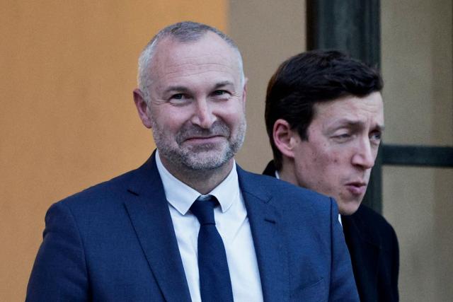 France's junior Minister in charge of parliament relations Laurent Panifous and France's Education Minister  Edouard Geffray leave after the cabinet meeting in Paris on January 19, 2026. (Photo by STEPHANE DE SAKUTIN / AFP)