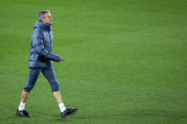 Paris SG’s coach Luis Enrique leads a training session on the eve of the UEFA Champions League league phase day 7 football match between Sporting CP and Paris SG at Alvalade stadium in Lisbon, on January 19, 2026. (Photo by PATRICIA DE MELO MOREIRA / AFP)