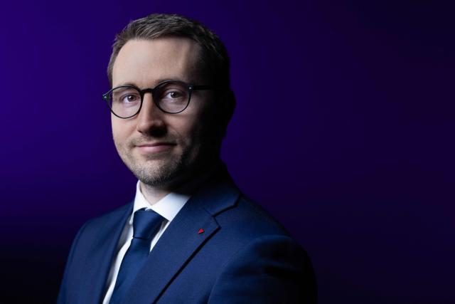 La France Insoumise - Nouveau Front Populaire's MP Antoine Leaument, poses during a photo session in Paris on January 16, 2026. (Photo by JOEL SAGET / AFP)