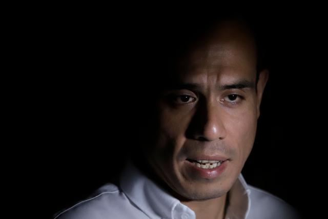 (FILES) Peru's interim President, Jose Jeri, speaks to the press in the San Juan de Miraflores neighborhood after a fire damaged at least 100 homes in Lima on October 11, 2025. Peru's attorney general confirmed on January 19, 2026, that he had opened a preliminary investigation into interim Peruvian president Jose Jeri for the alleged crime of influence peddling for meeting with a Chinese businessman without officially informing his collaborators. (Photo by Renato Pajuelo / AFP)