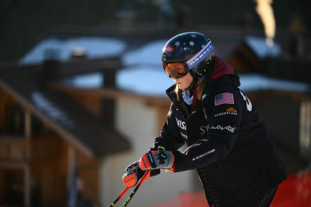 US Mikaela Shiffrin concentrates before the Women's Giant Slalom event of FIS Alpine Skiing World Cup in Kronplatz, Plan de Corones, Italy, on January 20, 2026. (Photo by Marco BERTORELLO / AFP)