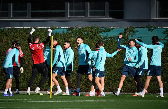 Athletic Club Bilbao's players attend a training session on the eve of the UEFA Champions League league phase day 7 football match between Atalanta and Athletic Club Bilbao, at the Lezama training centre in Lezama on January 20, 2026. (Photo by ANDER GILLENEA / AFP)