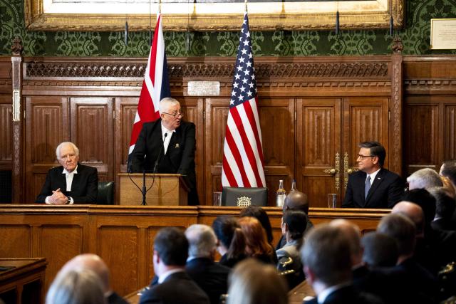 Speaker of the House of Commons Sir Lindsay Hoyle addresses MPs in the House of Commons alongside Speaker of the House of Lords, John McFall (L) and US House Speaker Mike Johnson (R) in Westminster, central London on January 20, 2026. (Photo by Jordan Pettitt / POOL / AFP)