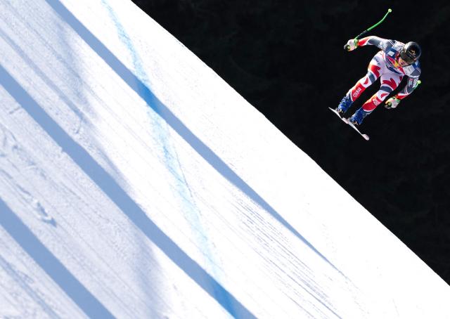 France's Nils Allegre races during a training session for the Men's Downhill event of the FIS Alpine Skiing World Cup in Kitzbuehel, Austria, on January 20, 2026. (Photo by Joe Klamar / AFP)