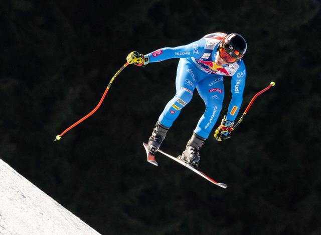 Italy's Mattia Casse races during a training session for the Men's Downhill event of the FIS Alpine Skiing World Cup in Kitzbuehel, Austria, on January 20, 2026. (Photo by Joe Klamar / AFP)