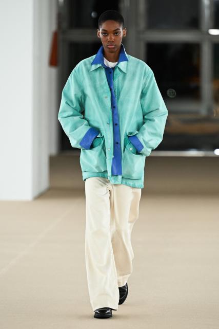 A model presents a creation for the Auralee Menswear Ready-to-wear Fall-Winter 2026/2027 collection as part of the Paris Fashion Week in Paris on January 20, 2026. (Photo by Blanca CRUZ / AFP)