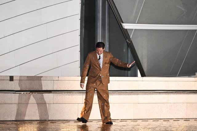 German-Spanish Daniel Bruhl arrives for the Louis Vuitton Menswear Ready-to-wear Fall-Winter 2026/2027 collection as part of the Paris Fashion Week in Paris on January 20, 2026. (Photo by Blanca CRUZ / AFP)