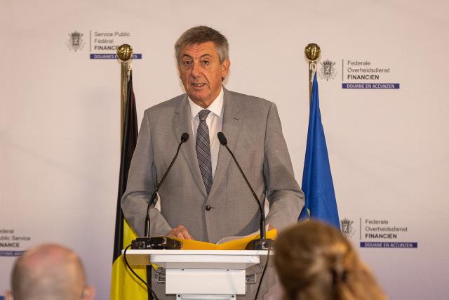 Vice-prime minister and Minister of Finance, Combating Tax Fraud, Pensions, National Lottery and Cultural Institutions Jan Jambon delivers a speech during a press conference by the General Administration of Customs and Excise on the annual drug figures for 2025 at the port of Antwerp, in Beveren, near Antwerp on January 21, 2026. (Photo by JAMES ARTHUR GEKIERE / Belga / AFP) / Belgium OUT