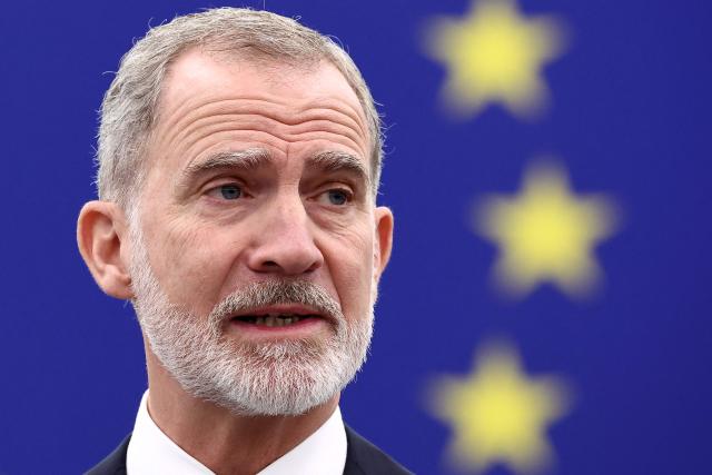 Spain's King Felipe VI addresses members of  European Parliament during a formal sitting, for the 40th anniversary of Spain and Portugal joining the EU, in Strasbourg, eastern France on January 21, 2026. (Photo by FREDERICK FLORIN / AFP)