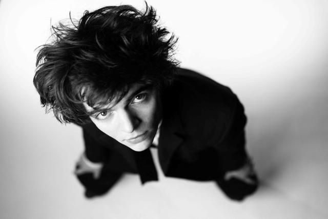 TOPSHOT - French singer and musician Sam Sauvage poses during a photo session in Paris on January 20, 2026. (Photo by JOEL SAGET / AFP)