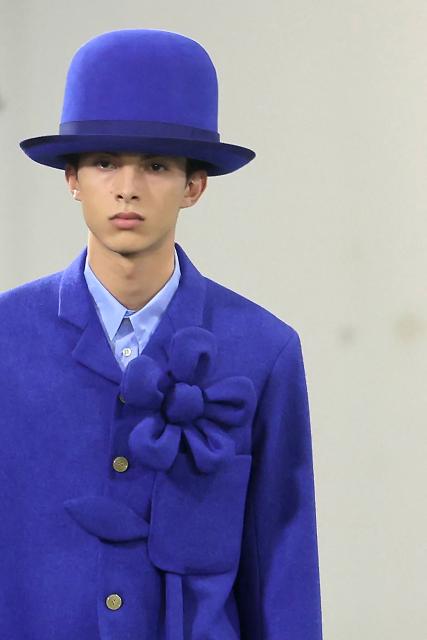 A model presents a creation by Walter Van Beirendonck for the Menswear Ready-to-wear Fall-Winter 2026/2027 collection as part of the Paris Fashion Week in Paris on January 21, 2026. (Photo by Thomas SAMSON / AFP)