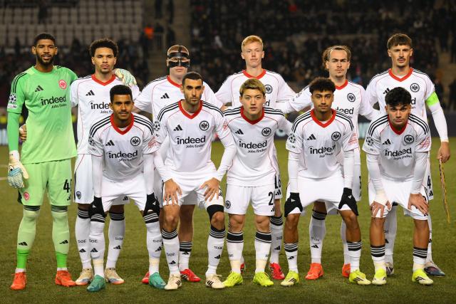 Frankfurt's players pose for a team picture prior to the UEFA Champions League league phase football match between Qarabag and Frankfurt at the Tofiq Bahramov Republican Stadium in Baku on January 21, 2026. (Photo by Tofik BABAYEV / AFP)
