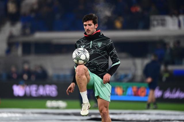 CORRECTION / Athletic Bilbao's Spanish defender #03 Dani Vivian warms up ahead of the UEFA Champions League, league phase day 7, football match between Atalanta Bergame and Athletic Bilbao at the stadio Atleti Azzurri d'Italia stadium in Bergamo on January 21, 2026. (Photo by PIERO CRUCIATTI / AFP) / The erroneous mention[s] appearing in the metadata of this photo by PIERO CRUCIATTI has been modified in AFP systems in the following manner: [ahead of the UEFA Champions League, league phase day 7, football match between Atalanta Bergame and Athletic Bilbao at the stadio Atleti Azzurri d'Italia stadium in Bergamo on January 21, 2026.] instead of [ahead of the UEFA Champions League league phase day 6 football match between Atalanta Bergamo and Chelsea FC at Bergamo Stadium, in Bergamo, on December 9, 2025.]. Please immediately remove the erroneous mention[s] from all your online services and delete it (them) from your servers. If you have been authorized by AFP to distribute it (them) to third parties, please ensure that the same actions are carried out by them. Failure to promptly comply with these instructions will entail liability on your part for any continued or post notification usage. Therefore we thank you very much for all your attention and prompt action. We are sorry for the inconvenience this notification may cause and remain at your disposal for any further information you may require.