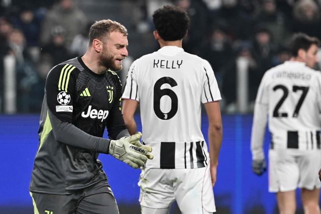 Juventus' Italian goalkeeper #16 Michele Di Gregorio reacts during the UEFA Champions League - league phase day 7 football match between Juventus and Benfica at the Allianz stadium in Turin, on January 21, 2026. (Photo by Isabella BONOTTO / AFP)