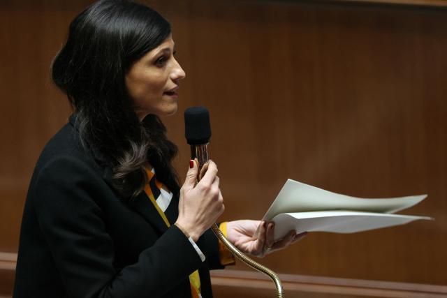 France’s junior Minister in charge of global Francophones and expatriates Eleonore Caroit delivers a speech during a debate on the examination of draft legislation proposed by Les Rйpublicains (LR) group, which sets the agenda  during their parliamentary niche at the National Assembly in Paris, on January 22, 2026. (Photo by Thomas SAMSON / AFP)