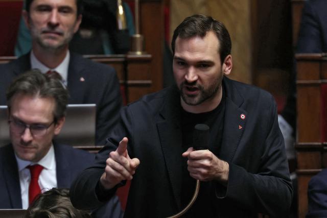 La France Insoumise - Nouveau Front Populaire's MP Ugo Bernalicis delivers a speech during a debate on the examination of draft legislation proposed by Les Républicains (LR) group, which sets the agenda  during their parliamentary niche at the National Assembly in Paris, on January 22, 2026. (Photo by Thomas SAMSON / AFP)
