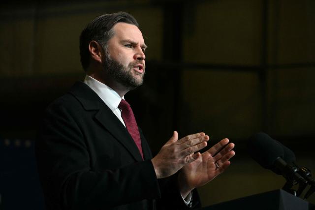 US Vice President JD Vance speaks at an industrial shipping facility on the administration’s economic agenda and impacts on the Midwest in Toledo, Ohio, on January 22, 2026. (Photo by Jim WATSON / POOL / AFP)