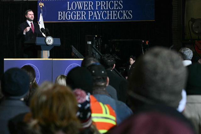 US Vice President JD Vance speaks at Midwest Terminals, an industrial shipping facility, about the administration’s economic agenda and impacts on the Midwest, in Toledo, Ohio, on January 22, 2026. (Photo by Jim WATSON / POOL / AFP)