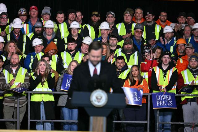 US Vice President JD Vance speaks at Midwest Terminals, an industrial shipping facility, about the administration’s economic agenda and impacts on the Midwest, in Toledo, Ohio, on January 22, 2026. (Photo by Jim WATSON / POOL / AFP)