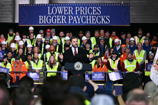 US Vice President JD Vance speaks at Midwest Terminals, an industrial shipping facility, about the administration’s economic agenda and impacts on the Midwest, in Toledo, Ohio, on January 22, 2026. (Photo by Jim WATSON / POOL / AFP)
