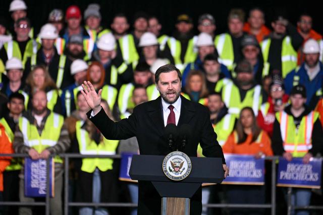 US Vice President JD Vance speaks at Midwest Terminals, an industrial shipping facility, about the administration’s economic agenda and impacts on the Midwest, in Toledo, Ohio, on January 22, 2026. (Photo by Jim WATSON / POOL / AFP)