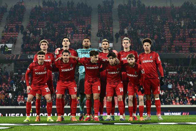 SC Freiburg's players pose prior to the UEFA Europa League first round - day 7 football match between SC Freiburg and Maccabi Tel Aviv in Freiburg, southwestern Germany, on January 22, 2026. (Photo by Silas STEIN / AFP)