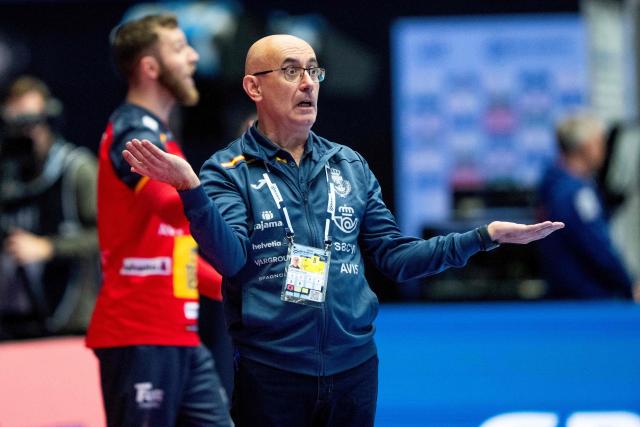 Spain's coach Jordi Ribera reacts during the men's EHF Euro 2026 main round handball match Spain vs Norway in Herning, Denmark, on January 22, 2026. (Photo by Bo Amstrup / Ritzau Scanpix / AFP) / Denmark OUT