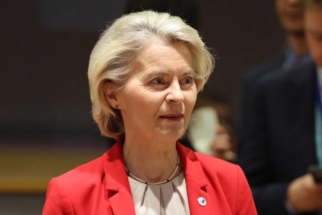 European Commission President Ursula von der Leyen arrives to attend a roundtable meeting of the European Council at the European headquarters in Brussels, on January 22, 2026. EU leaders meet on January 22, 2026, for an emergency summit on threats by US President to impose tariffs on countries opposed to his push to take Greenland, with crisis talks in Brussels coming to weigh potential countermeasures against the United States. (Photo by Ludovic MARIN / AFP)