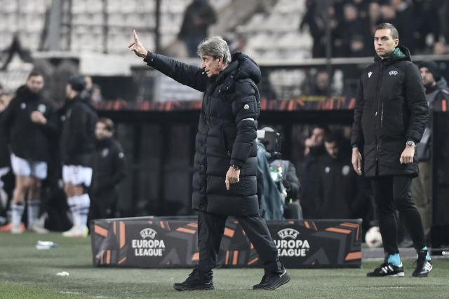Real Betis' Chilean coach Manuel Pellegrini reacts during the Europa League 1st round day 7 football match between PAOK and Real Betis at Toumba stadium in Thessaloniki on January 22, 2026. (Photo by Sakis Mitrolidis / AFP)