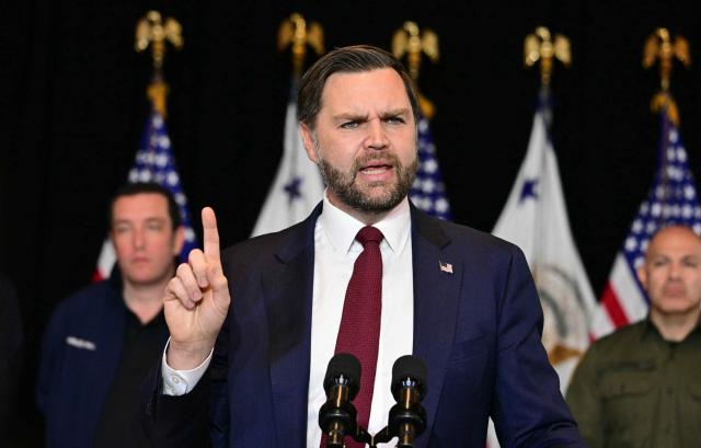 US Vice President JD Vance speaks at Royalston Square in Minneapolis, Minnesota, on January 22, 2026. The Pentagon has ordered 1,500 US soldiers to prepare for a possible deployment to Minnesota, a state roiled by unrest over an immigration crackdown, US media reported on January 18, 2026. The reported preparations come days after President Donald Trump threatened to invoke the Insurrection Act, which enables use of the military to suppress "armed rebellion" or "domestic violence" -- although a day later he said there was no immediate need for it, following the January 7 killing of Renee Nicole Good by a federal immigration agent. (Photo by Jim WATSON / POOL / AFP)