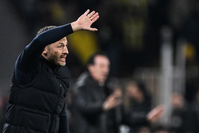 Fenerbahce's Italian head coach Domenico Tedesco reacts during the Europa League 1st round day 7 football match between Fenerbahce and Aston Villa at Sukru Saracoglu Stadium in Istanbul on January 22, 2026. (Photo by Ozan KOSE / AFP)
