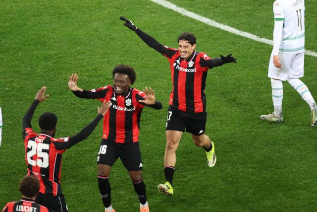 Nice's Portuguese forward #47 Tiago Gouveia (R) celebrates scoring his team's third goal with his teammates during the Europa League football match between OGC Nice and Go Ahead Eagles at Allianz Riviera stadium in Nice on January 22, 2026. (Photo by Valery HACHE / AFP)