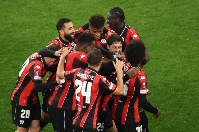 TOPSHOT - Nice's Portuguese forward #47 Tiago Gouveia (C-R) celebrates scoring his team's third goal with his teammates during the Europa League football match between OGC Nice and Go Ahead Eagles at Allianz Riviera stadium in Nice on January 22, 2026. (Photo by Valery HACHE / AFP)
