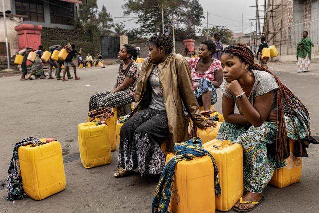 (FILES) Residents sit on their jerrycans as they gather to collect water amid ongoing water shortages at the shore of Lake Kivu in Goma on January 29, 2025. A year after the M23 armed group seized Goma, residents of the major city in eastern DRC are living in a "catastrophic" situation, according to the Congolese government spokesperson.
On January 26, 2025, a million residents were sheltering in their homes when the Congolese army and its allies abandoned the capital of North Kivu province. Hundreds of Rwandan soldiers, allied with the anti-government armed group M23, had just crossed the border and entered the lakeside city, at the cost of intense fighting that left thousands dead.
Felix Tshisekedi, his successor as the DRC's president, accuses Kabila of being the brains behind the armed group. (Photo by AFP)